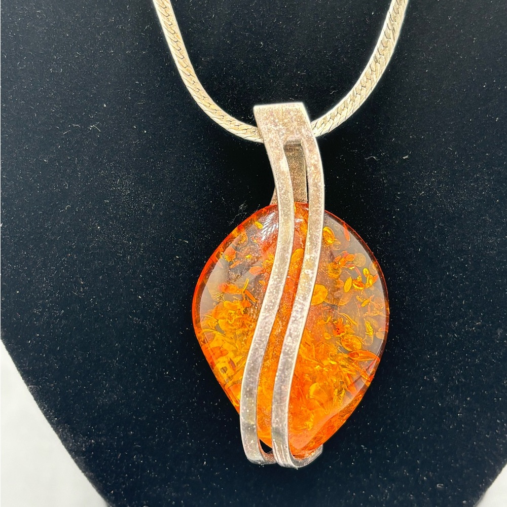 Silver and Amber Pendant Necklace - Picture 5 of 7